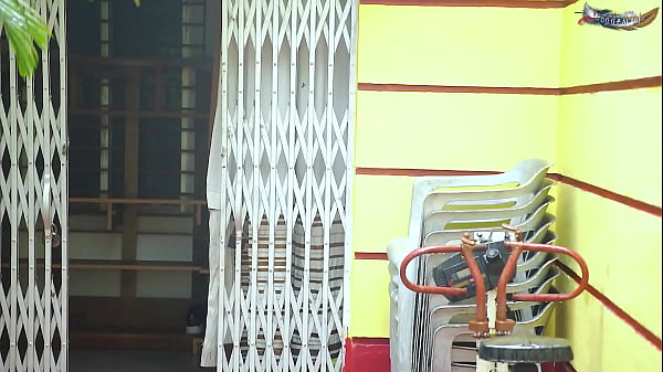 desi hot lady milkman mampi bhabhi harcore fuck with antim when she was alone at home full movie ( hindi audio ) hardcore fucking video